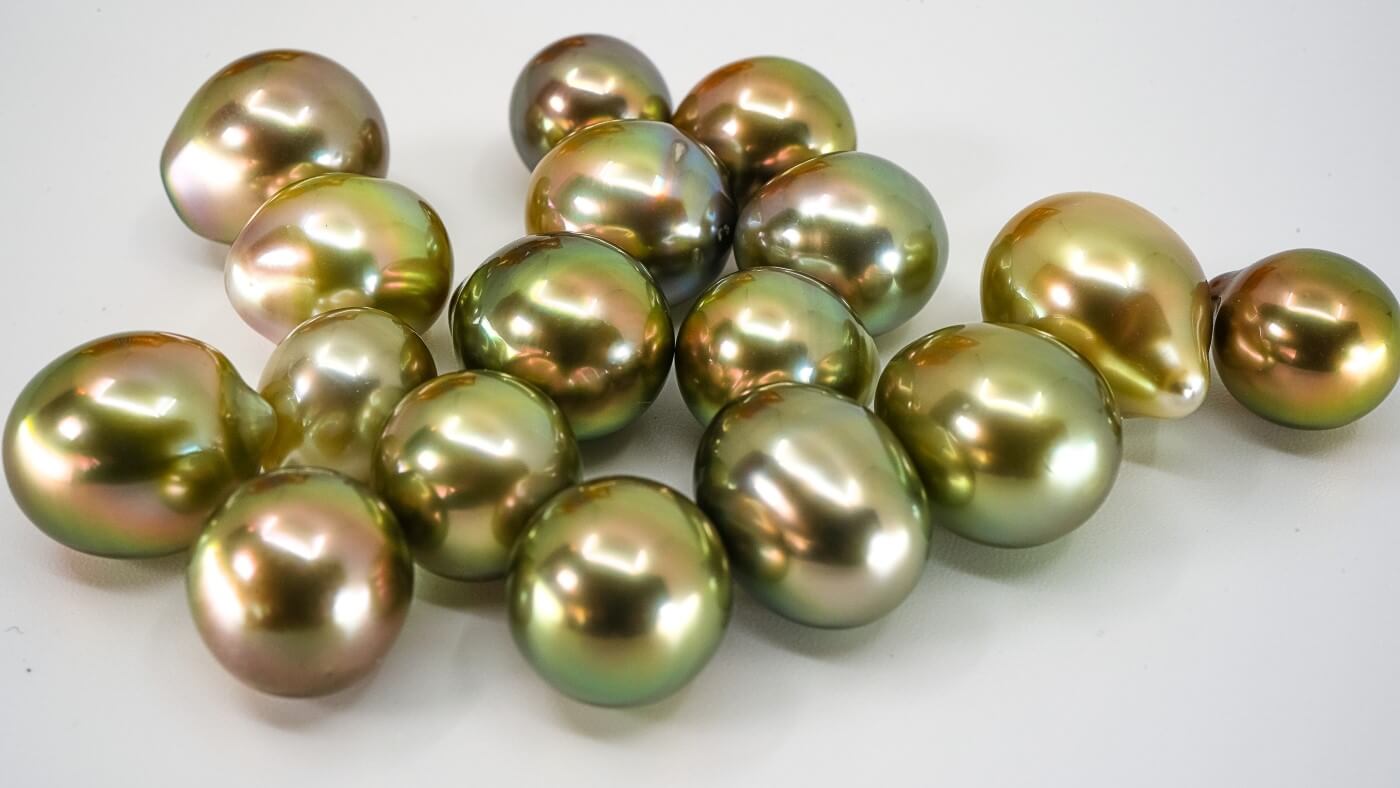 Our Tokyo livestream will feature intense pistachio Tahitian pearls