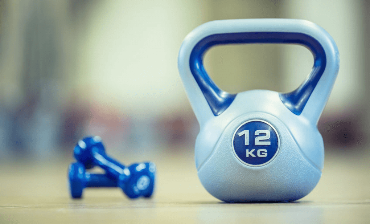 Kettlebell vs Dumbbells: Which is Better for YOU?