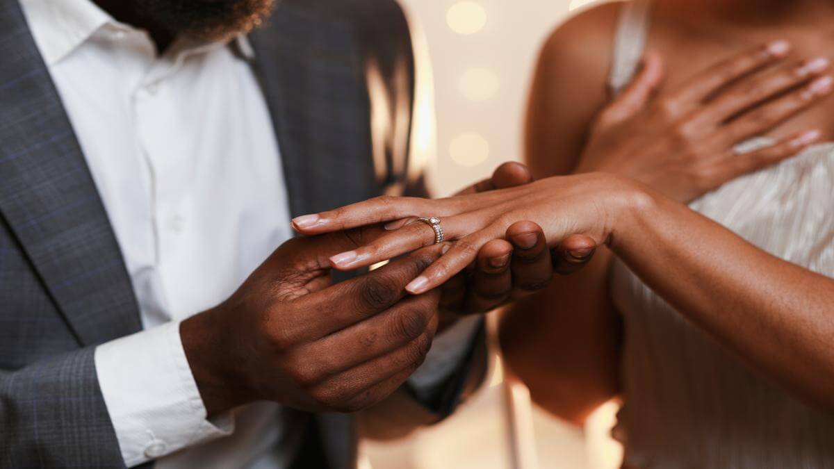 Her Diamond Engagement Ring: Should Couples Shop Together?