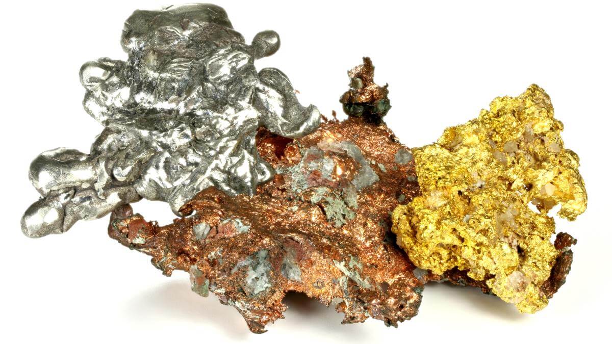 3 благородных металла. Золото серебро медь. Золото и железо. Железо золото медь. Самородок меди.