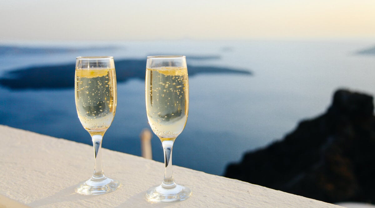 14 Non-Alcoholic Champagne & Sparkling Wine Options [2023]