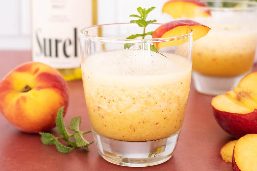 Non-Alcoholic Peach Bellini: Best Mocktail Recipes
