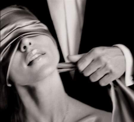 5 Reasons Why You Want to Try Blindfolding for Sex!