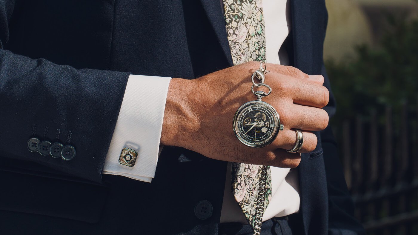 Wedding Gifts for the Groomsmen Style Guide