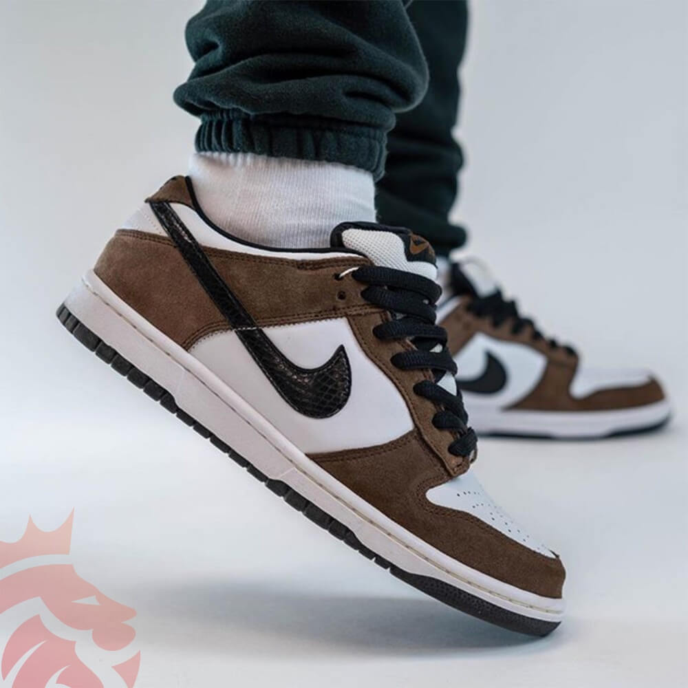 Yankeekicks On Foot 2007 Nike SB Dunk Low Trail End Brown YankeeKicks Online