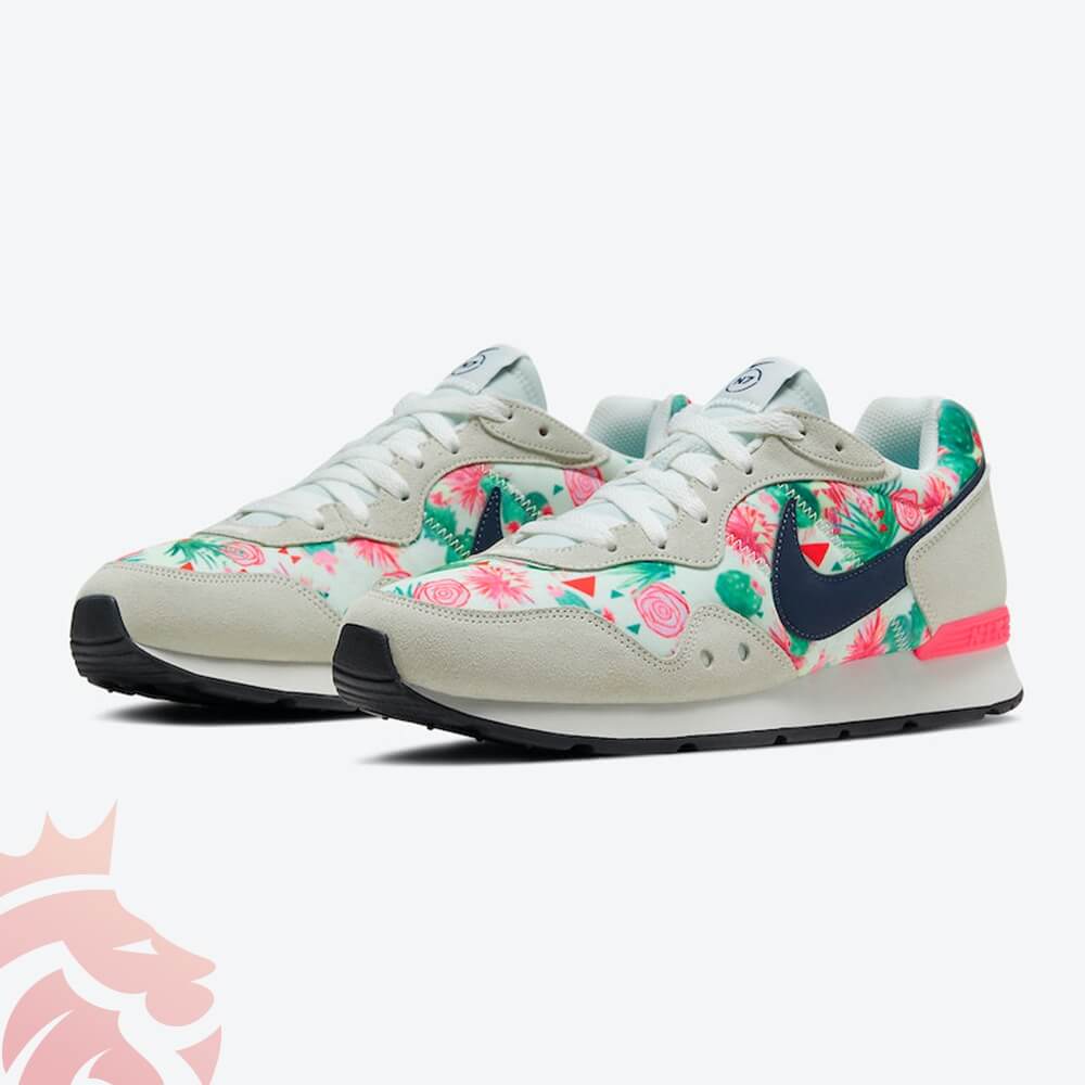 nike venture runner n7 on feet