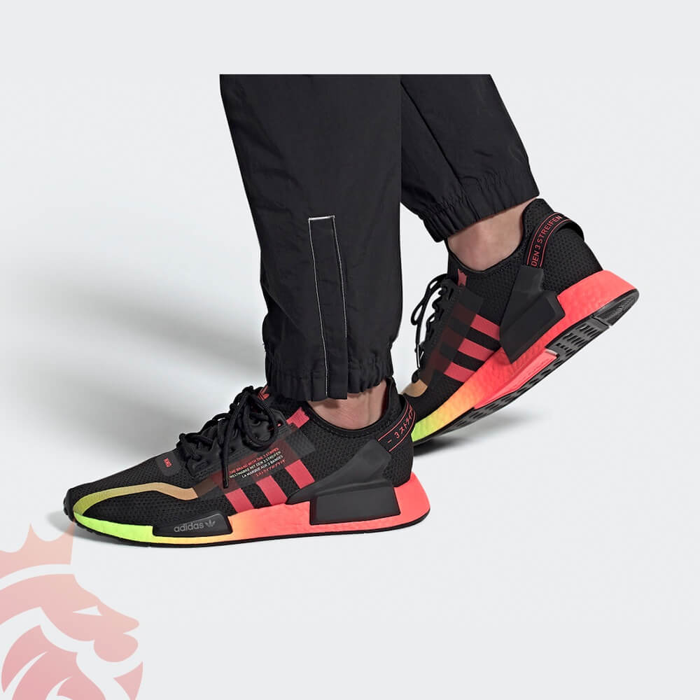 アディダス　オリジナル　NMD.R1 Sneak Peek: adidas NMD R1 V2 