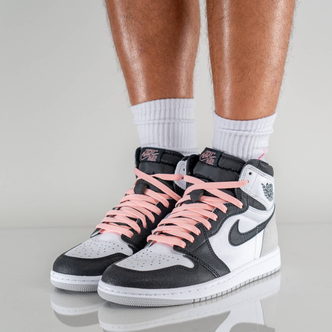 NIKE AIR JORDAN 1 HIGH OG BLEACHED CORAL