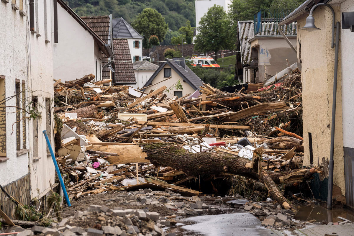 Flood barriers, sandbagging and other most trusted flood control methods