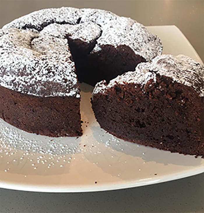 Flourless chocolate cake