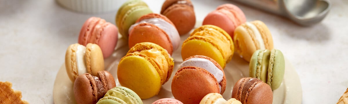 Gelato filled macarons