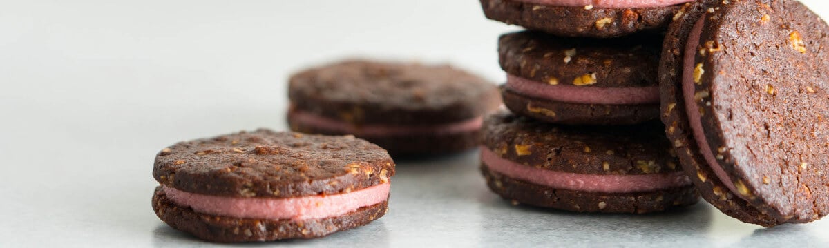 Raspberry and manuka sandwich cookie