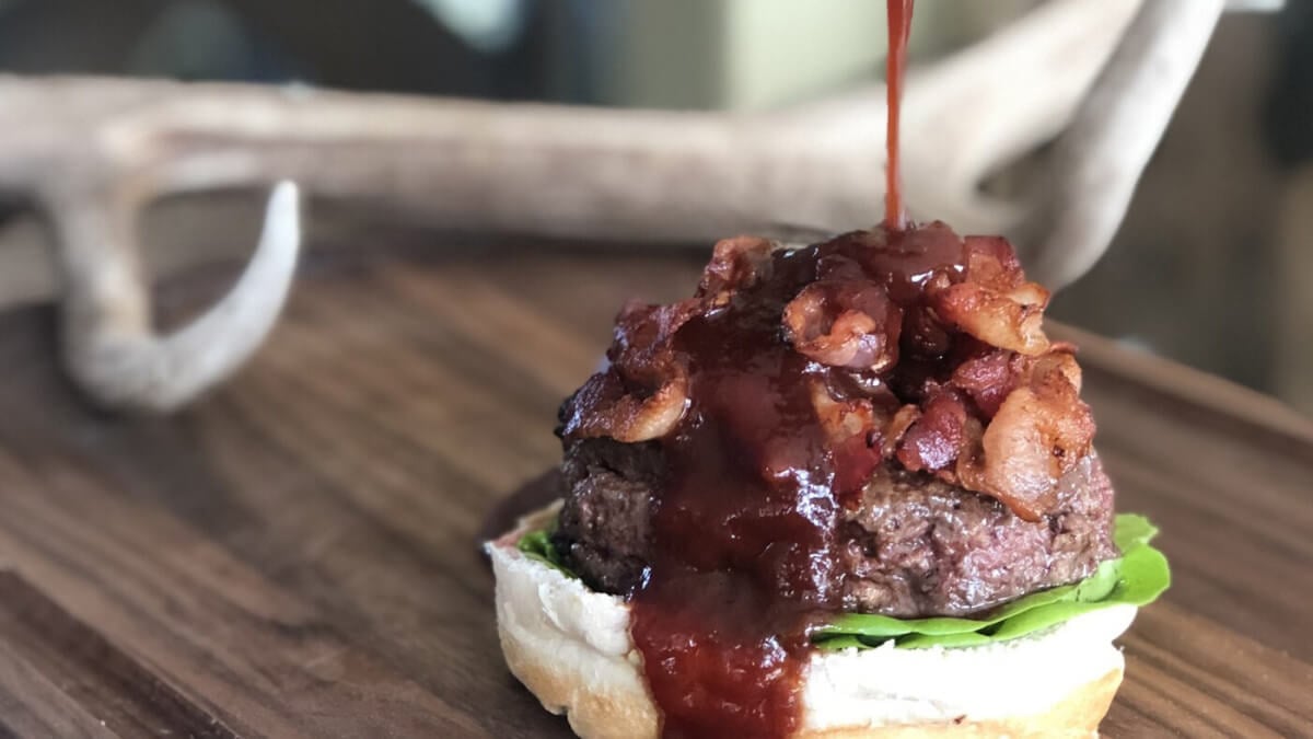 BBQ Bacon Burgers - Homemade In The Kitchen