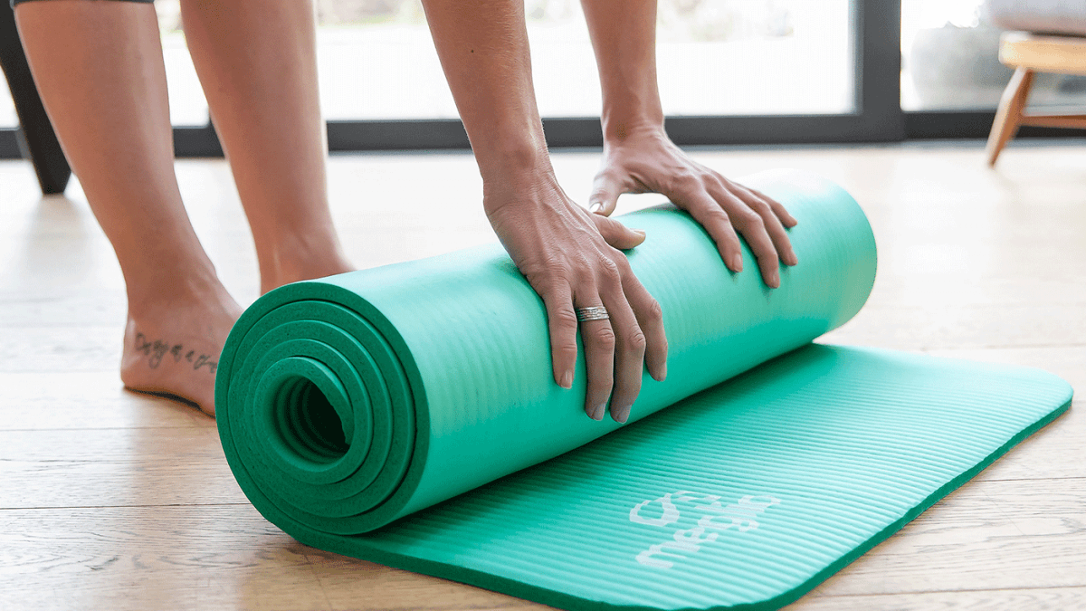 Yoga vs. Pilates (What's the Difference and Unique Benefits) 