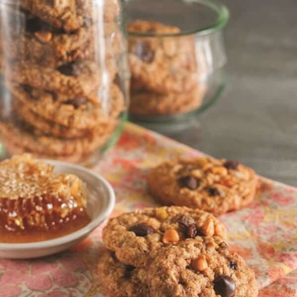 Manuka Honey Oatmeal Cookies