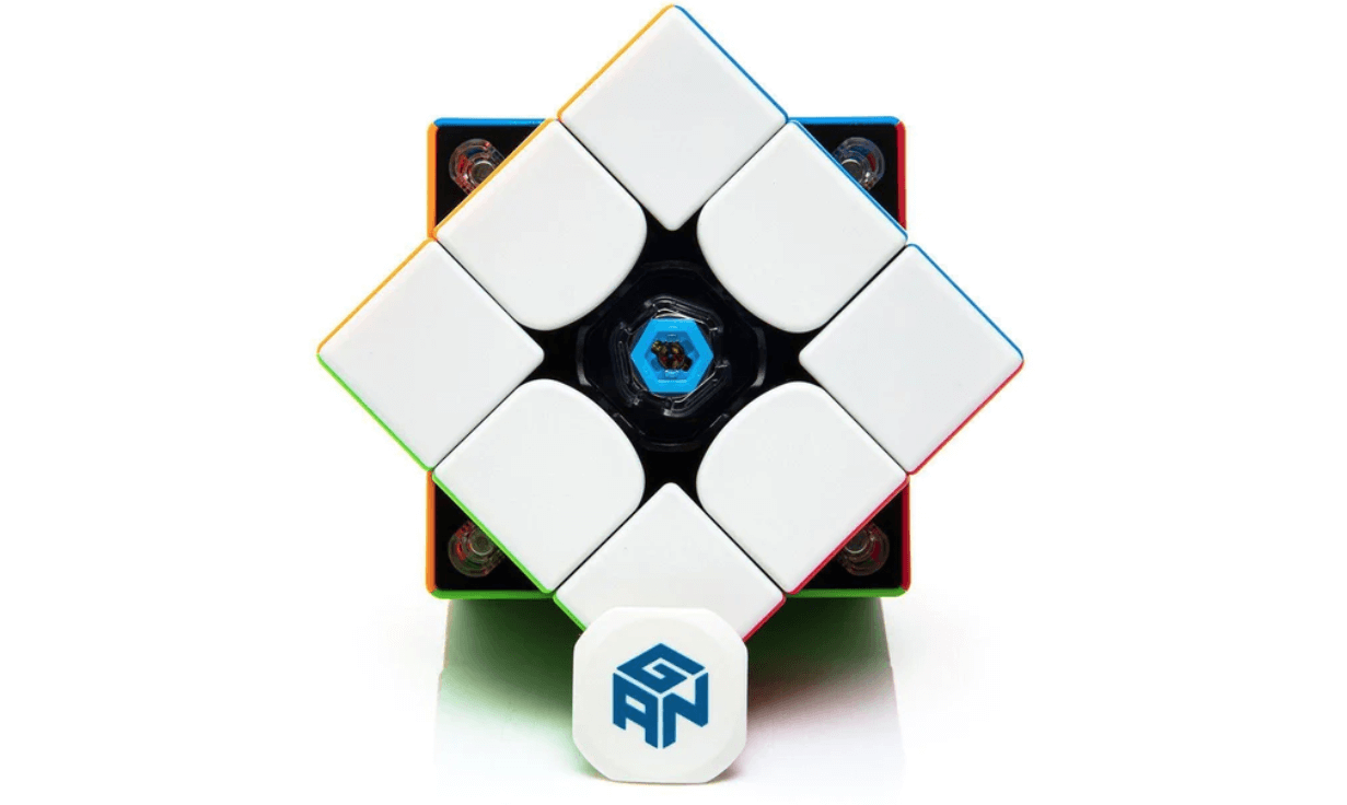 Magnetic Cubes: The Next-Gen Speedcubes