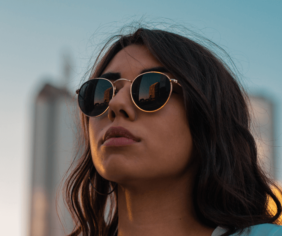 Best Sunglasses For A Round Face -  The Complete Guide