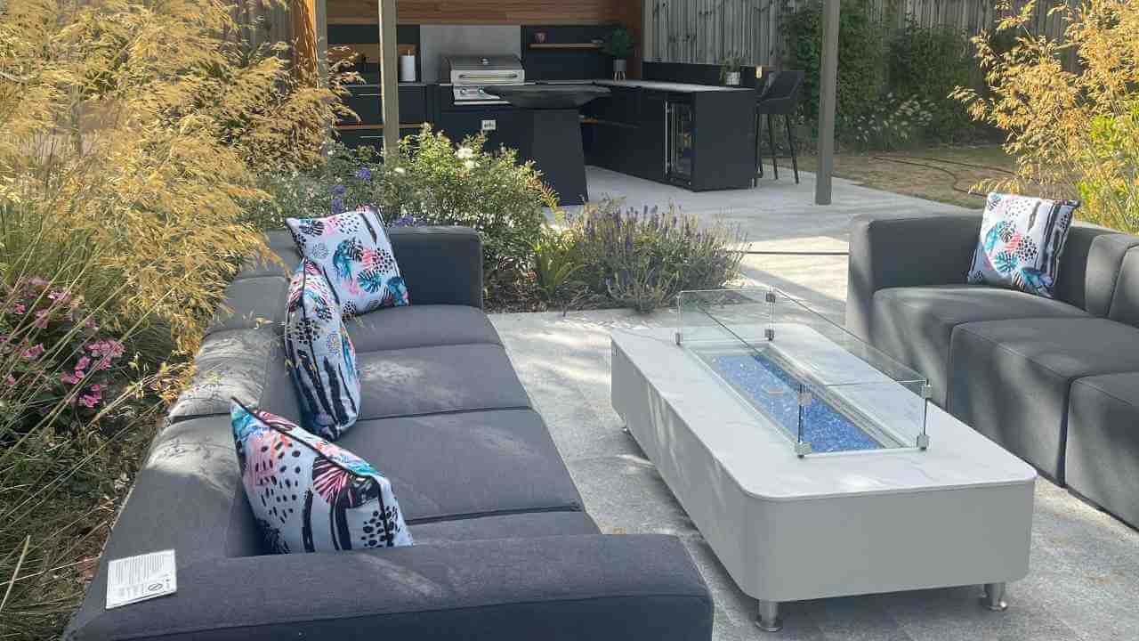 Say Hello to the Hottest Fire Pit Trends of 2023!