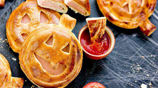 9 Horrifyingly Delicious Halloween Dinner Ideas