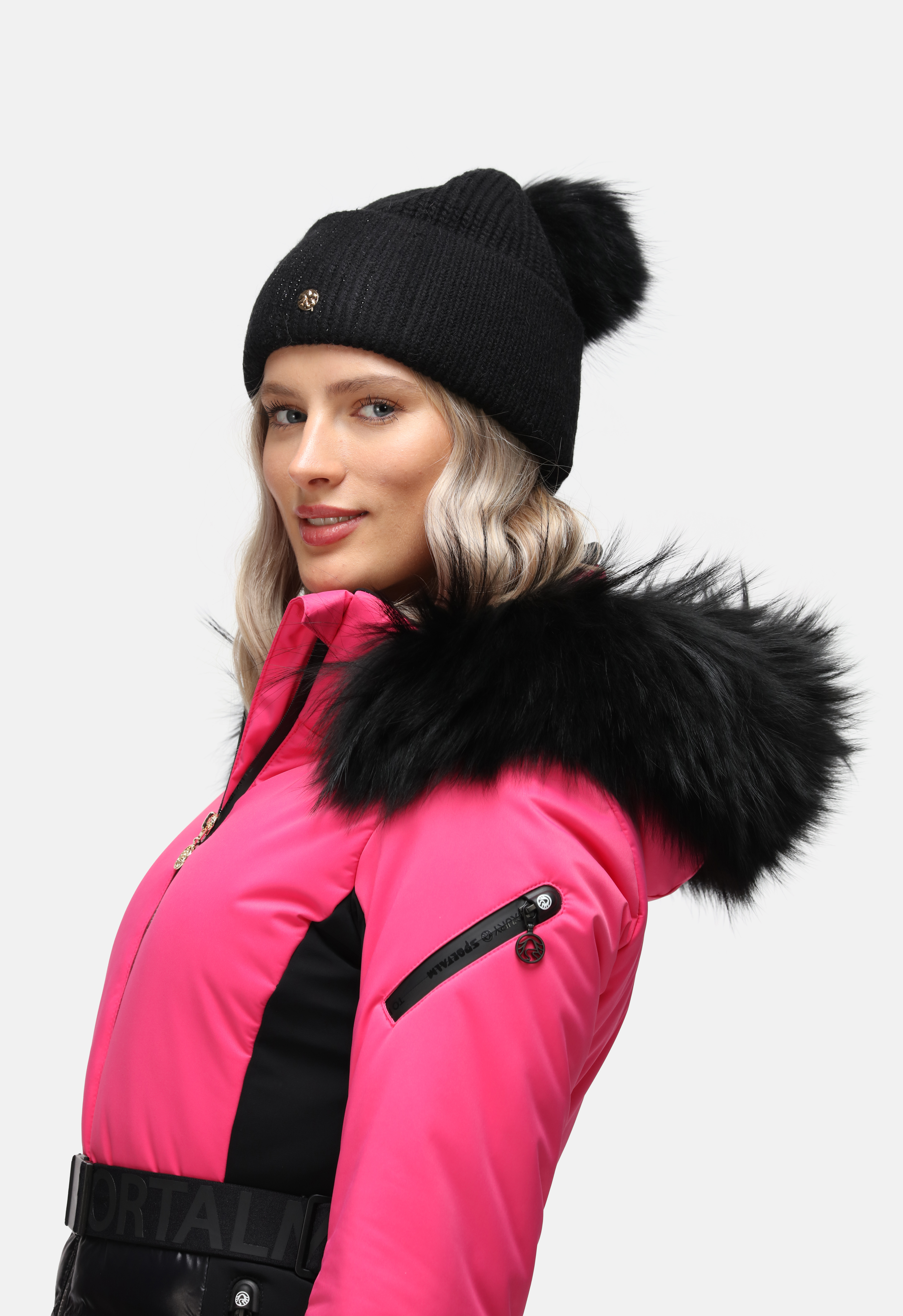 Christmas Gifts for Women Skiers Under £100 by Winternational.co.uk