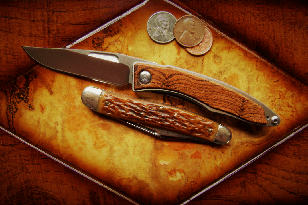 A Knife made of banknotes, most likely the sharpest banknote knife