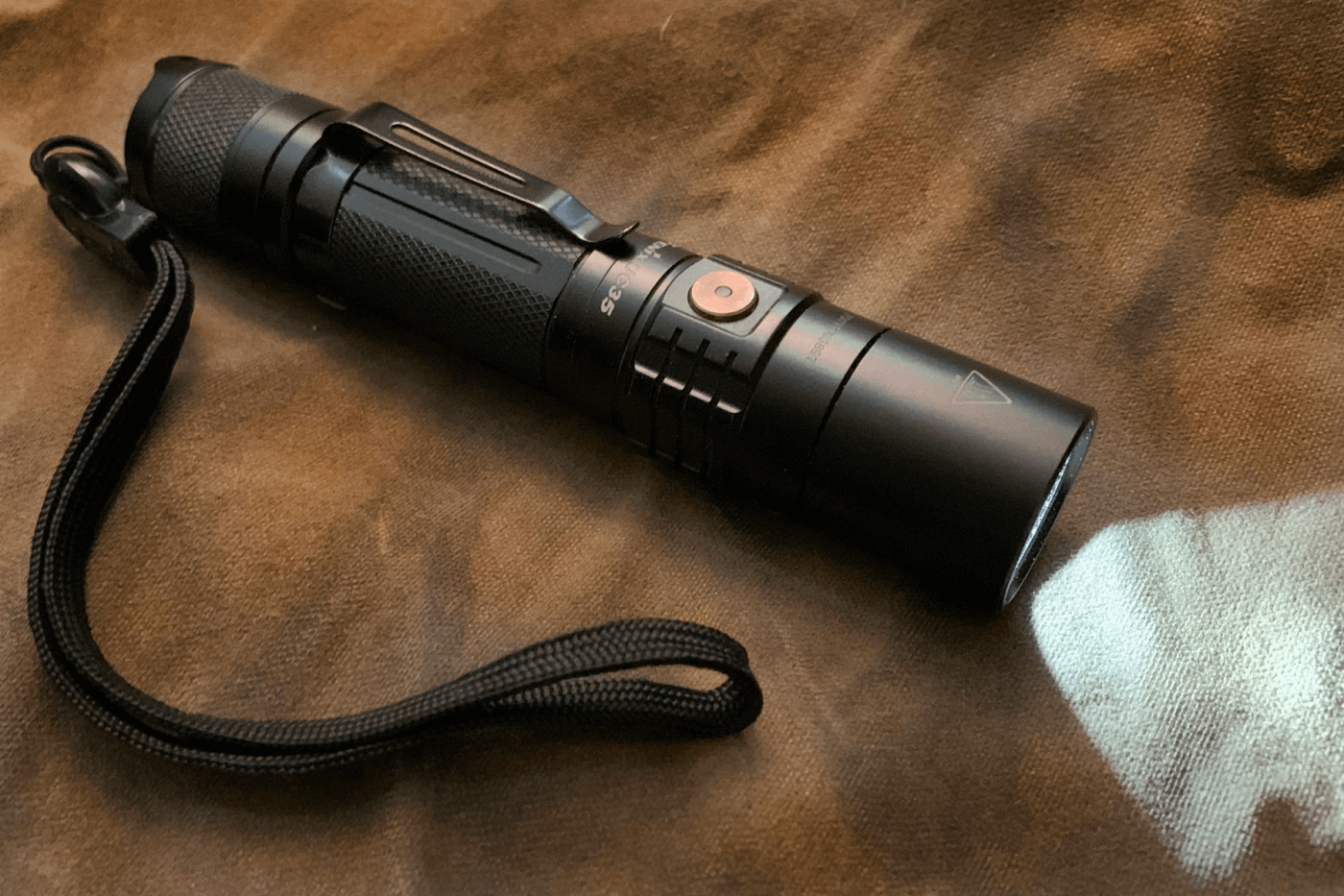 https://dropinblog.net/34243425/files/featured/EDC_Guide_to_Flashlights_Cover.png