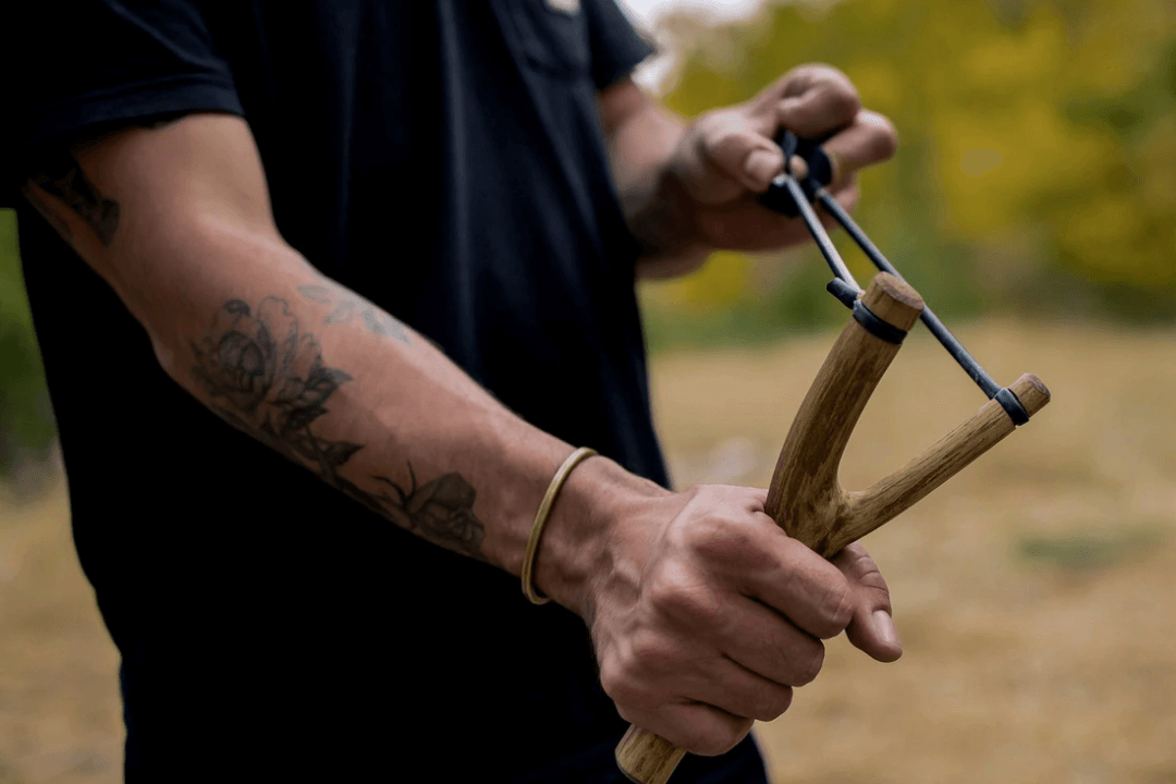 BECOME THE SLINGSHOT RAMBO LEARN HOW TO USE A SLINGSHOT