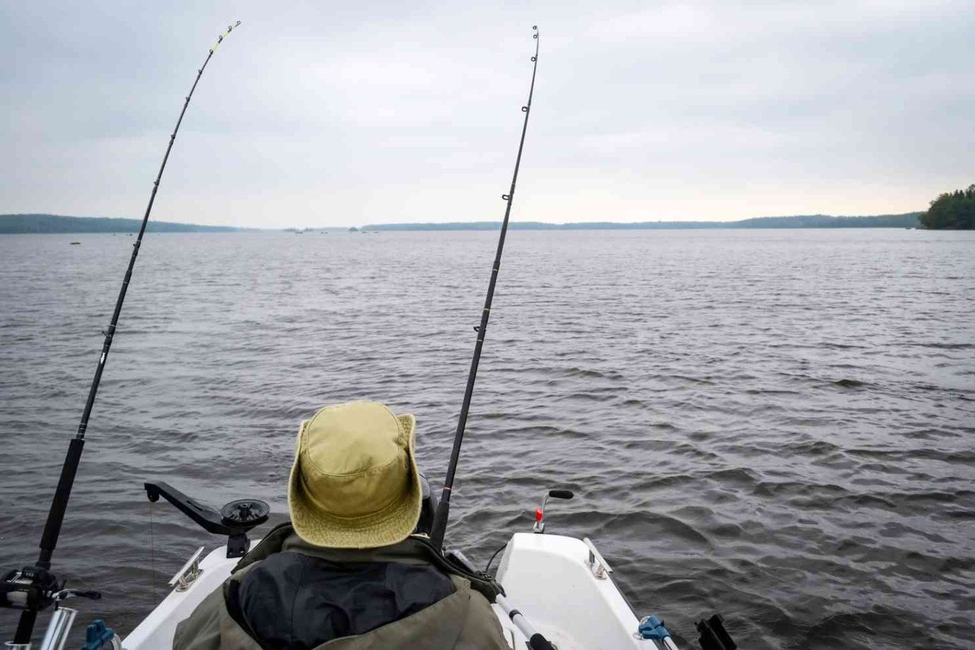 Essential Trolling Fishing Equipment and Gears For Your Next Big Fishing Trip