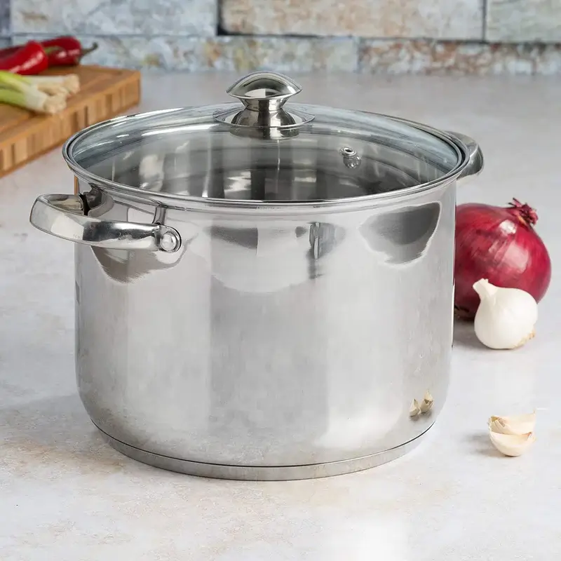 Stainless Steel vs. Ceramic Cookware: What's the Difference?