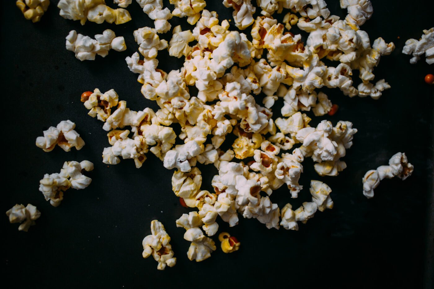 How to Use a Microwave Popcorn Maker