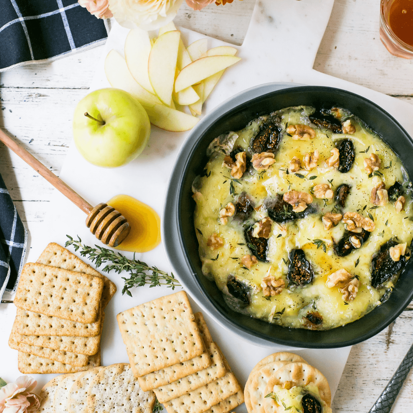 12 Amazing Holiday Skillet Dips