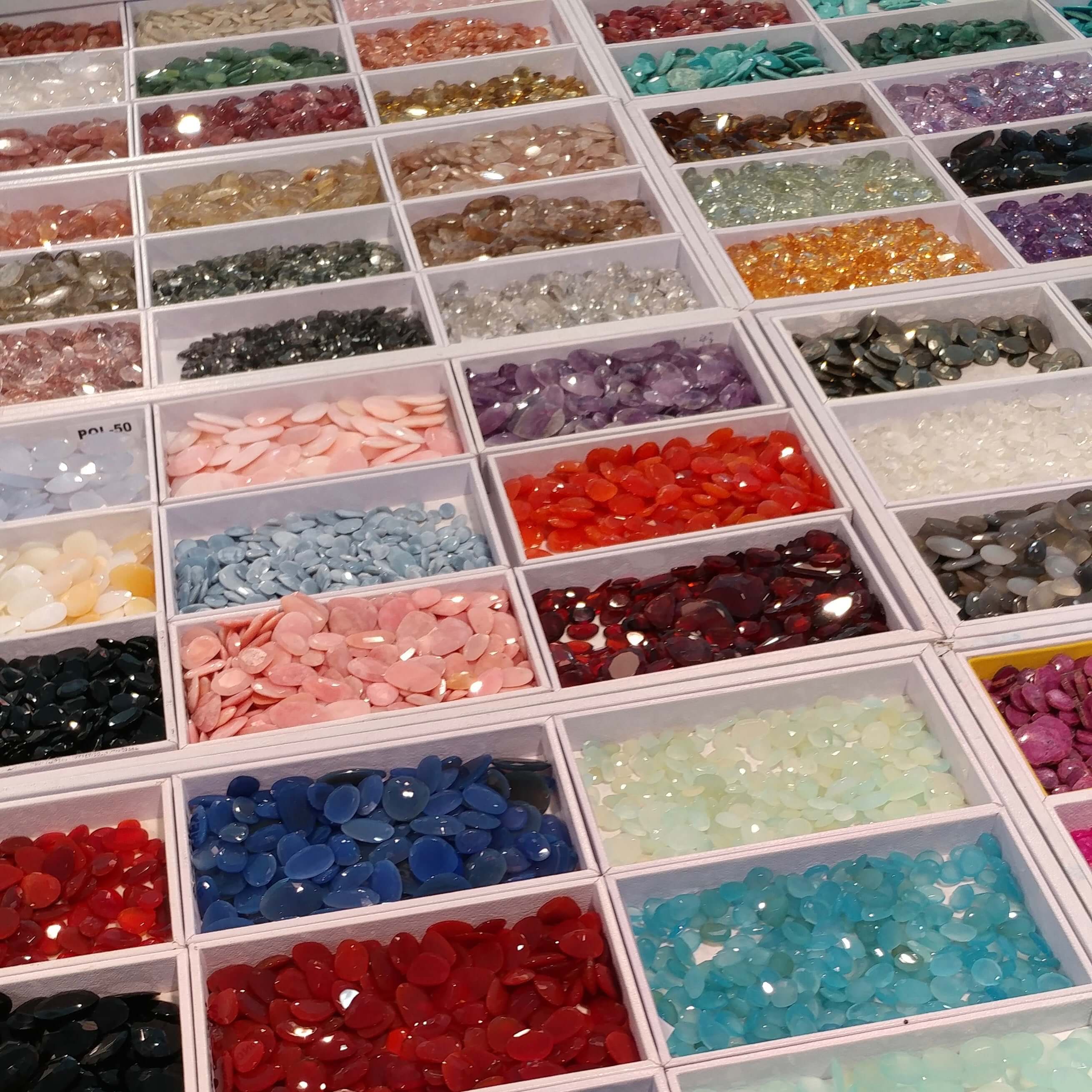 TIPS FOR ATTENDING THE TUCSON GEM SHOW