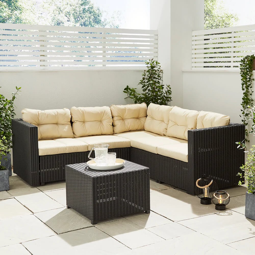 Patio Furniture Ideas to Furnish Your Outdoor Space