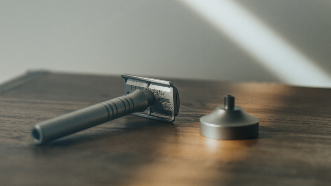 Safety Razor vs Straight Razor Which One Should You Buy?