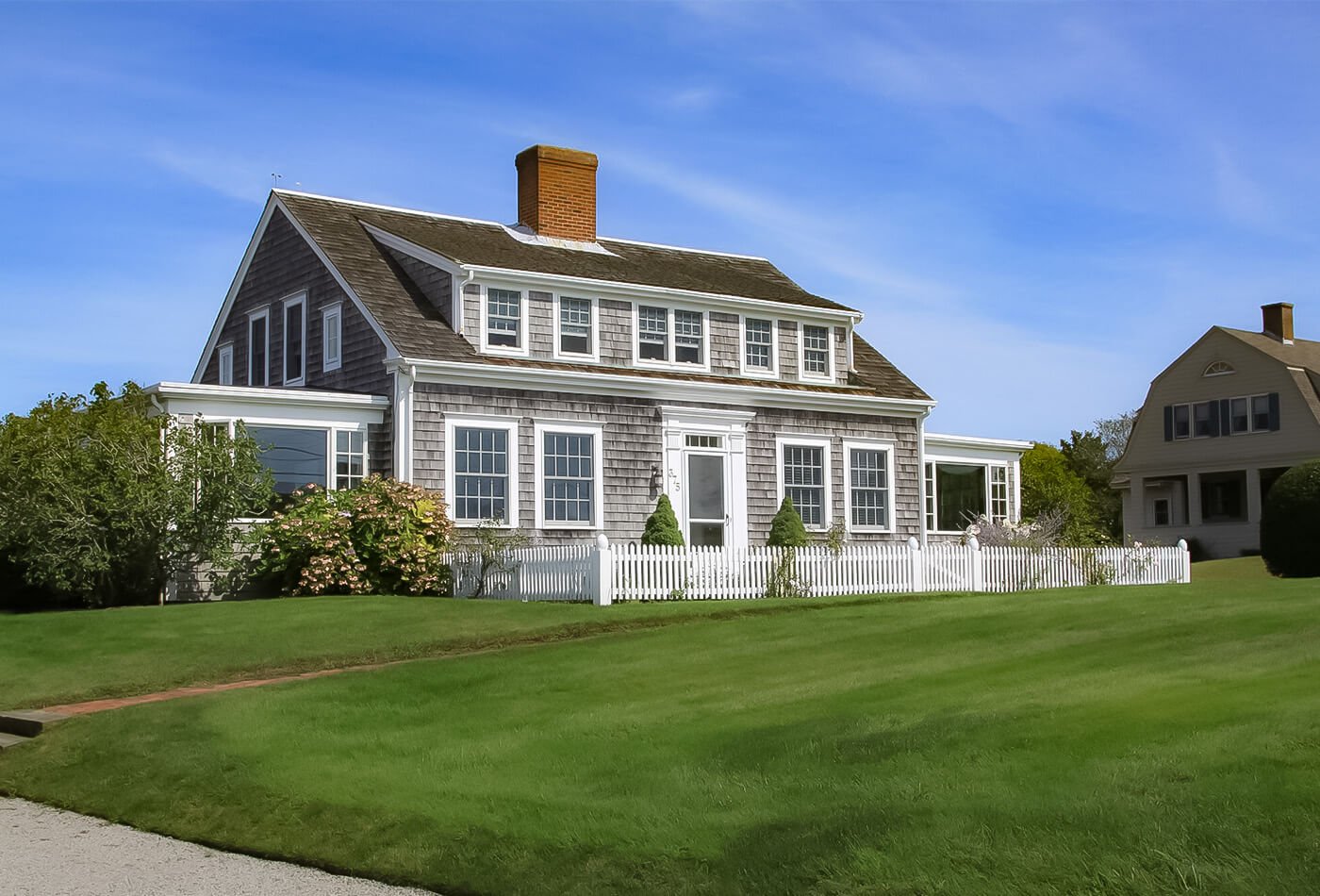 14 Cape Cod Interior Styles & Affinity To Evolving Trend