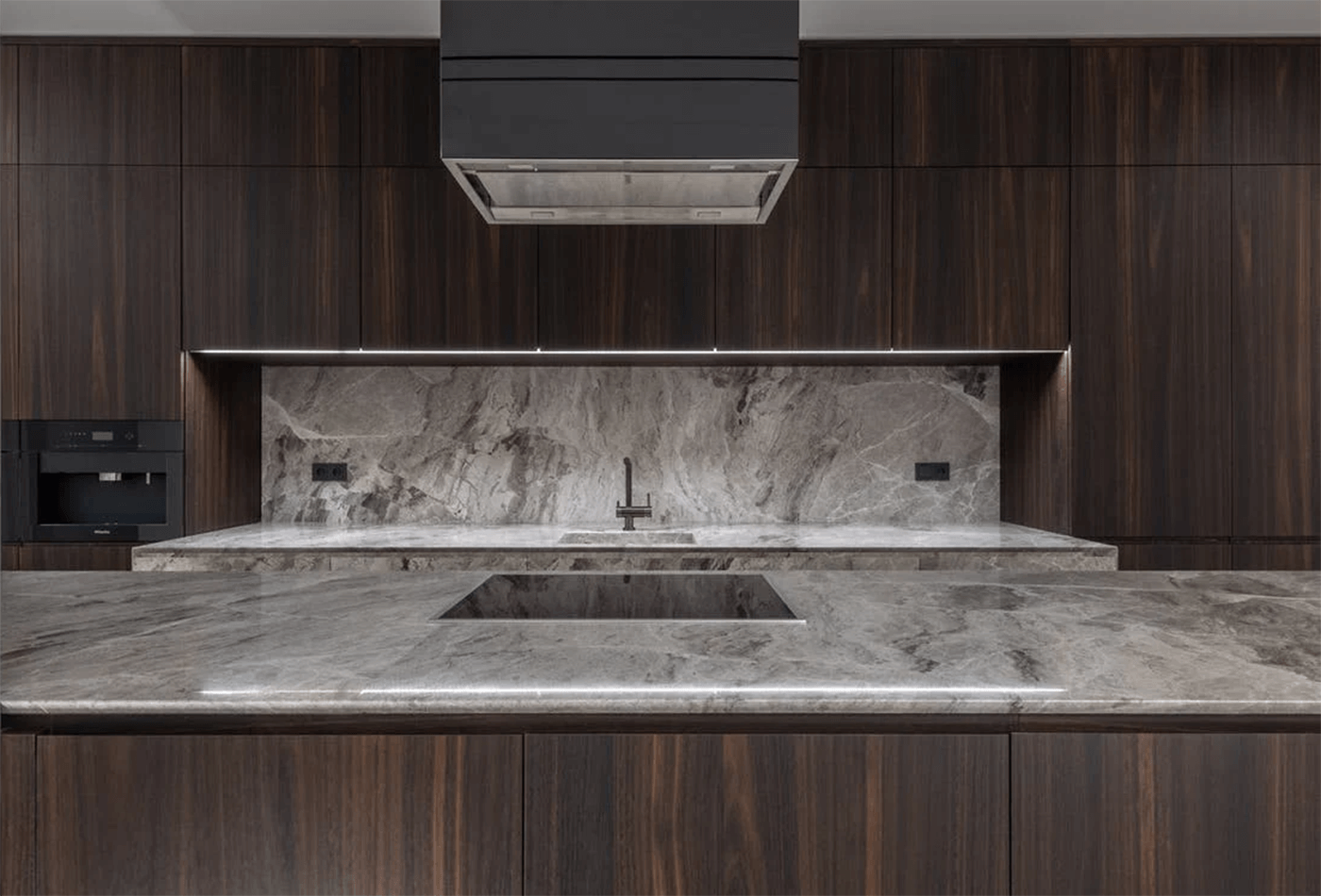 Best Gold Stone Slabs for Luxury Bathrooms and Kitchens