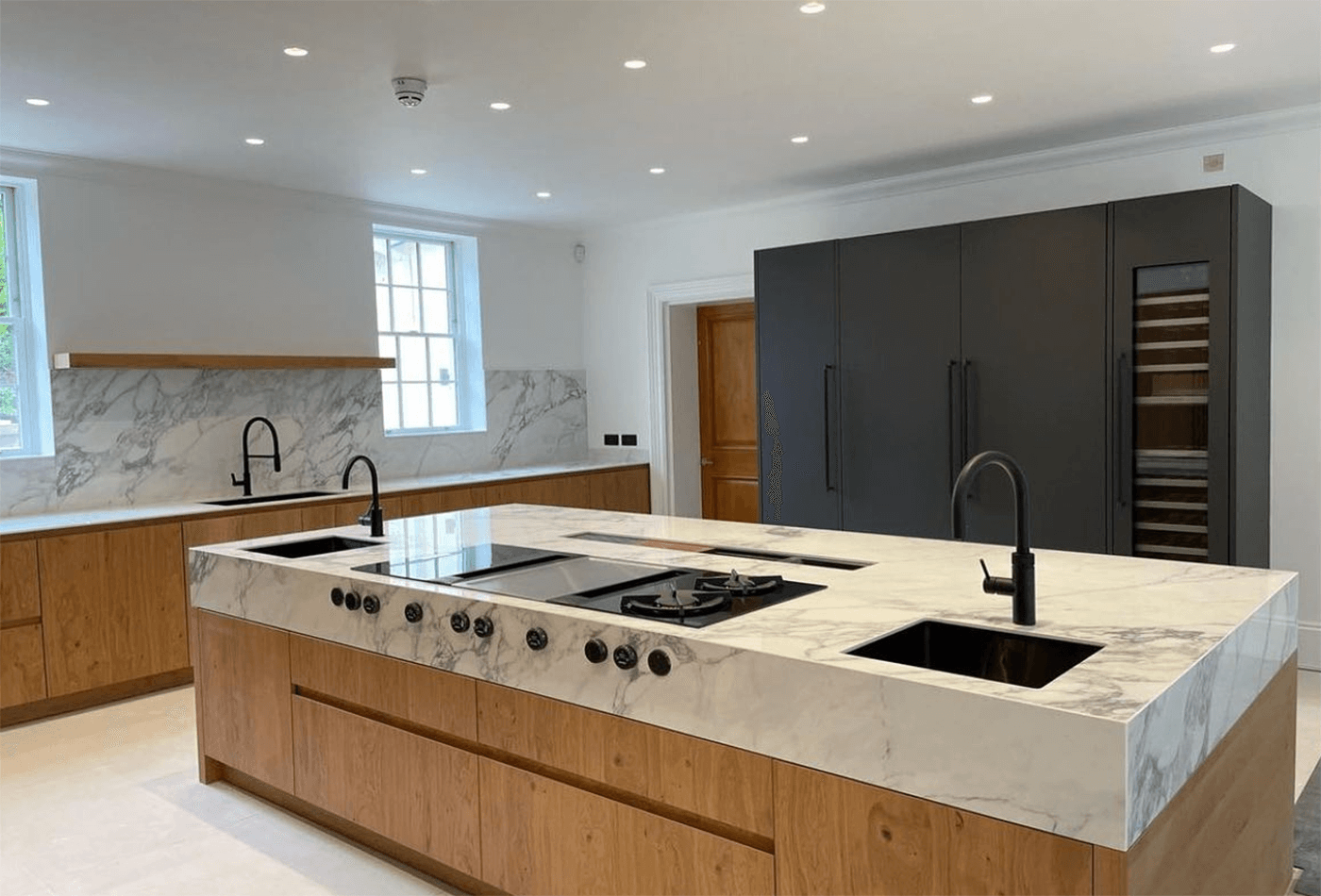 Worktop Near Coventry; Expert Kitchen Fitters Team Available