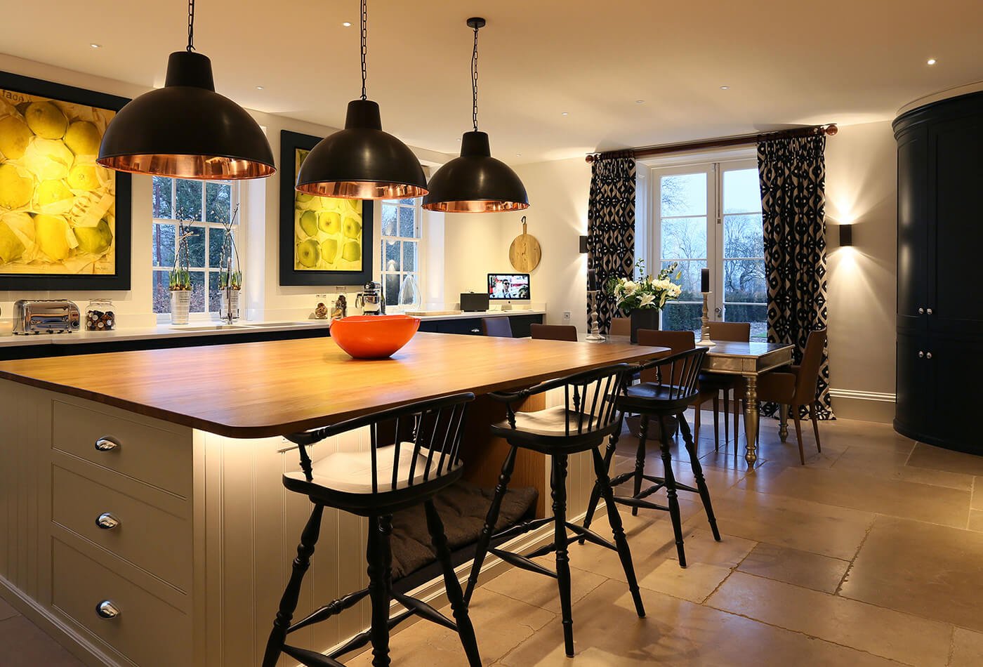 Bright Kitchen Is Obligatory! Can We Agree?