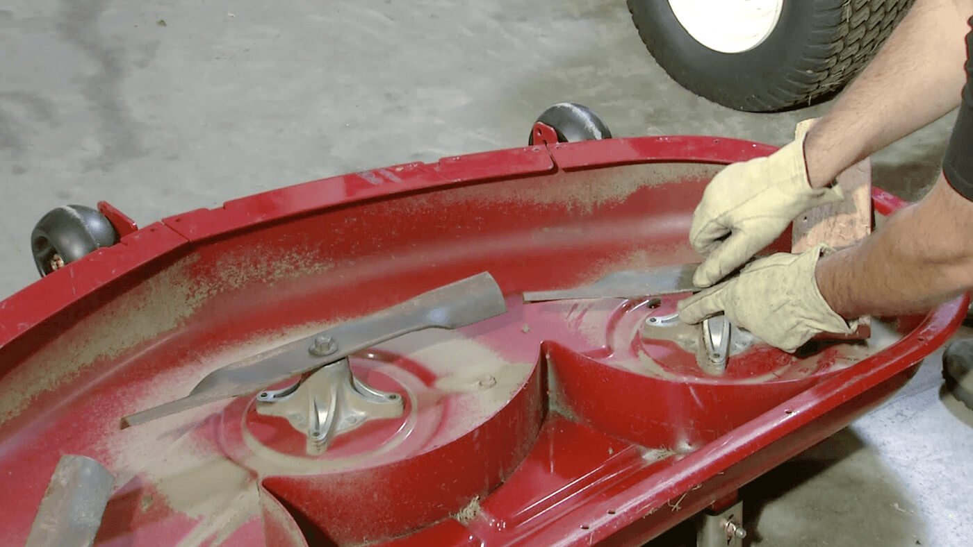 Complete Guide to Replacing Ride-On Mower Blades