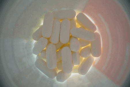 Advanced curcumin supplement capsules featuring enhanced bioavailability technology