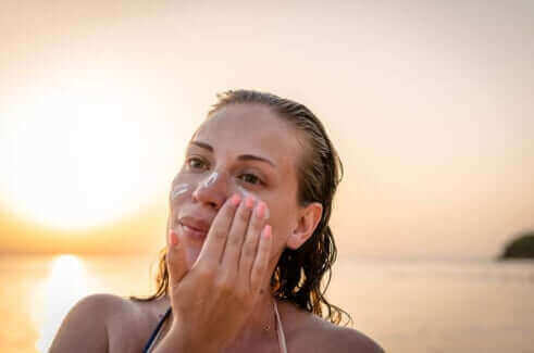 Premium tetrahydrocurcumin cream being applied for maximum skin benefits