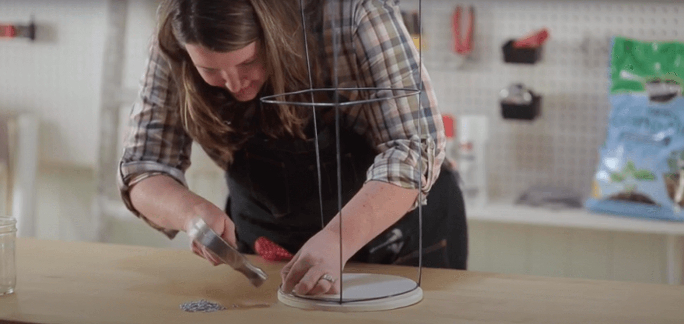 Easy-to-Make Tomato Cage Table
