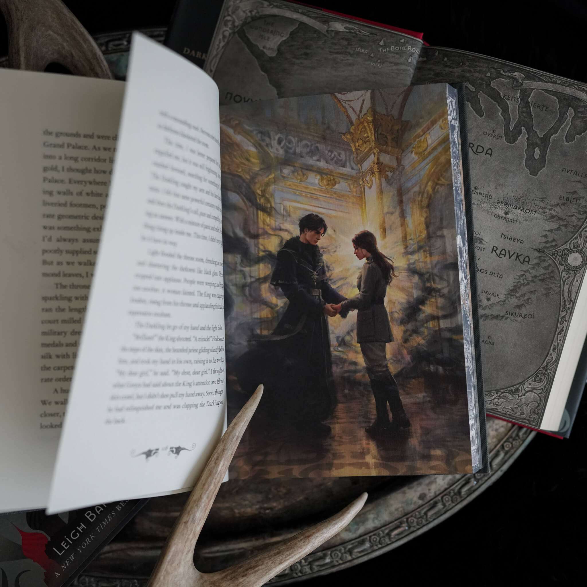 Shadow and Bone Annotated Special Edition Box Set  tip-in art of Alina and the Darkling