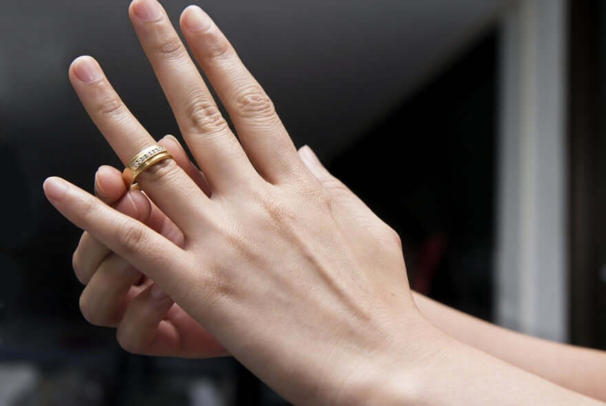 Which Finger Does a Wedding Ring Go On?