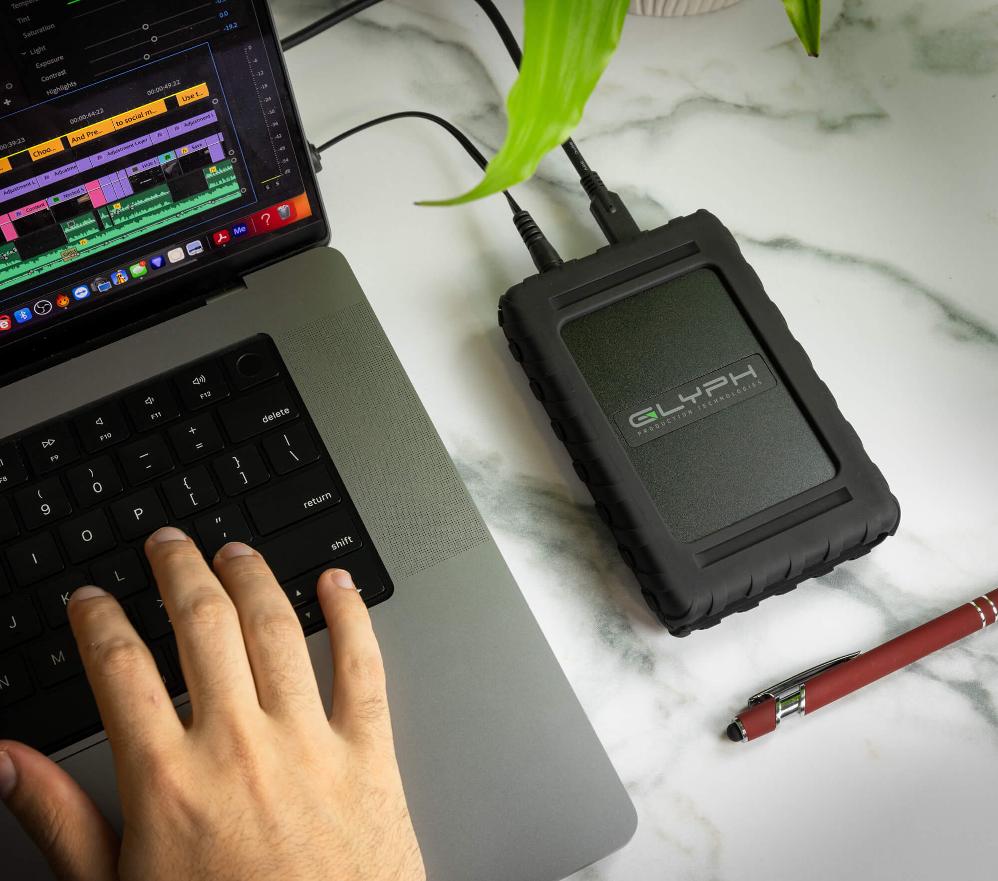 Blackbox Plus U.2 connected to MacBook Pro