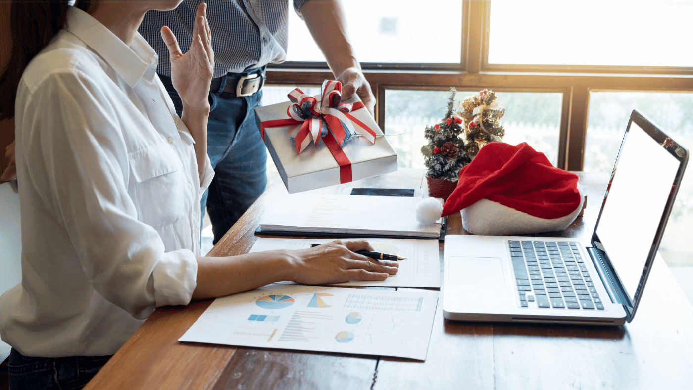 Christmas gifts for employees that promote motivation and team spirit