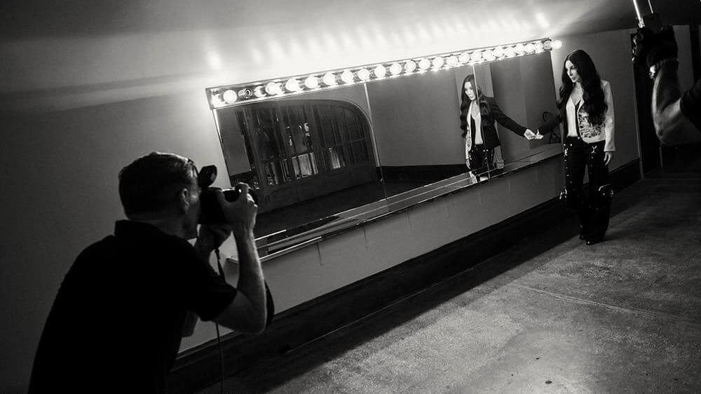 Bryan Adams, singer and… photographer for Pirelli!