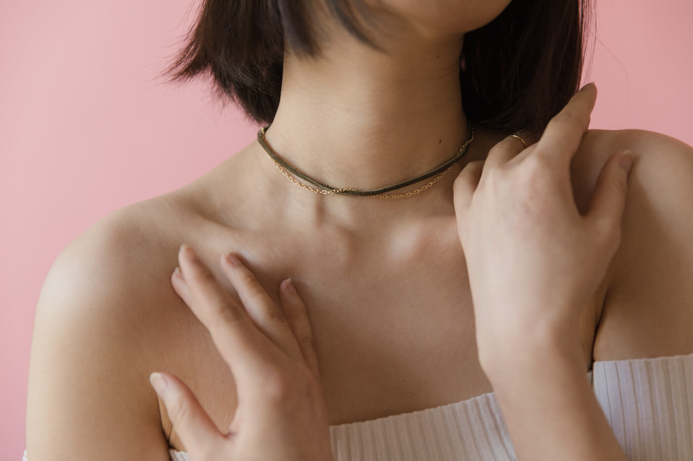 The Best Choker Necklaces For Summer 2023