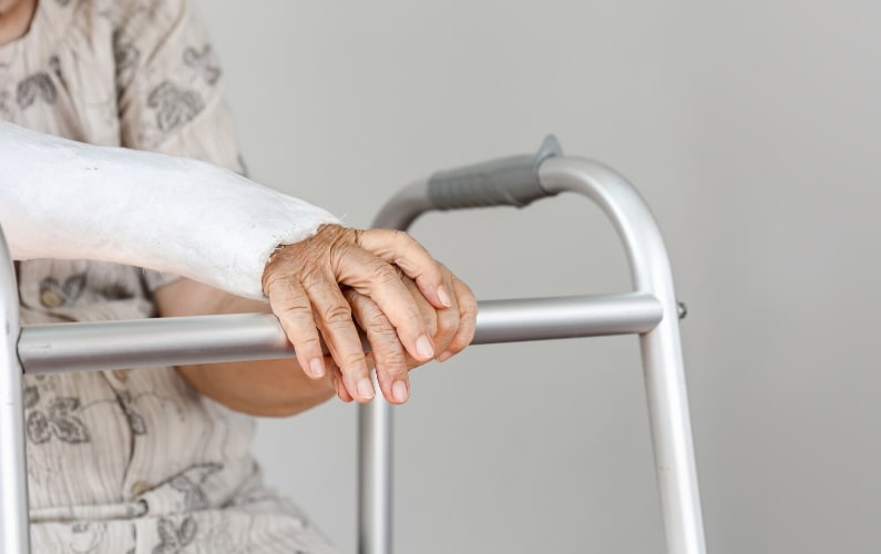 The Benefits of Using a Rollator or Walker for Seniors