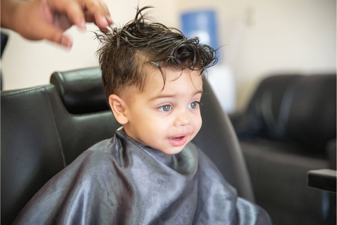 When to Cut Newborn Hair: Easy Parenting Tips